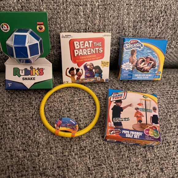 Assortment - Mini Brands & Surprise Minis! - Picture 3 of 6